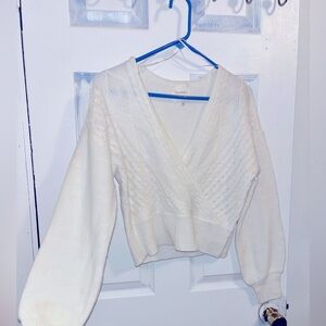 NWOT ❤️‍🔥 sweater crop top